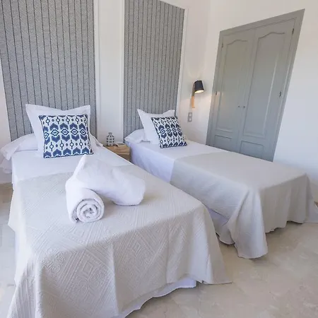 Vacation I Nueva Andalucia Golf Getaway Apartment